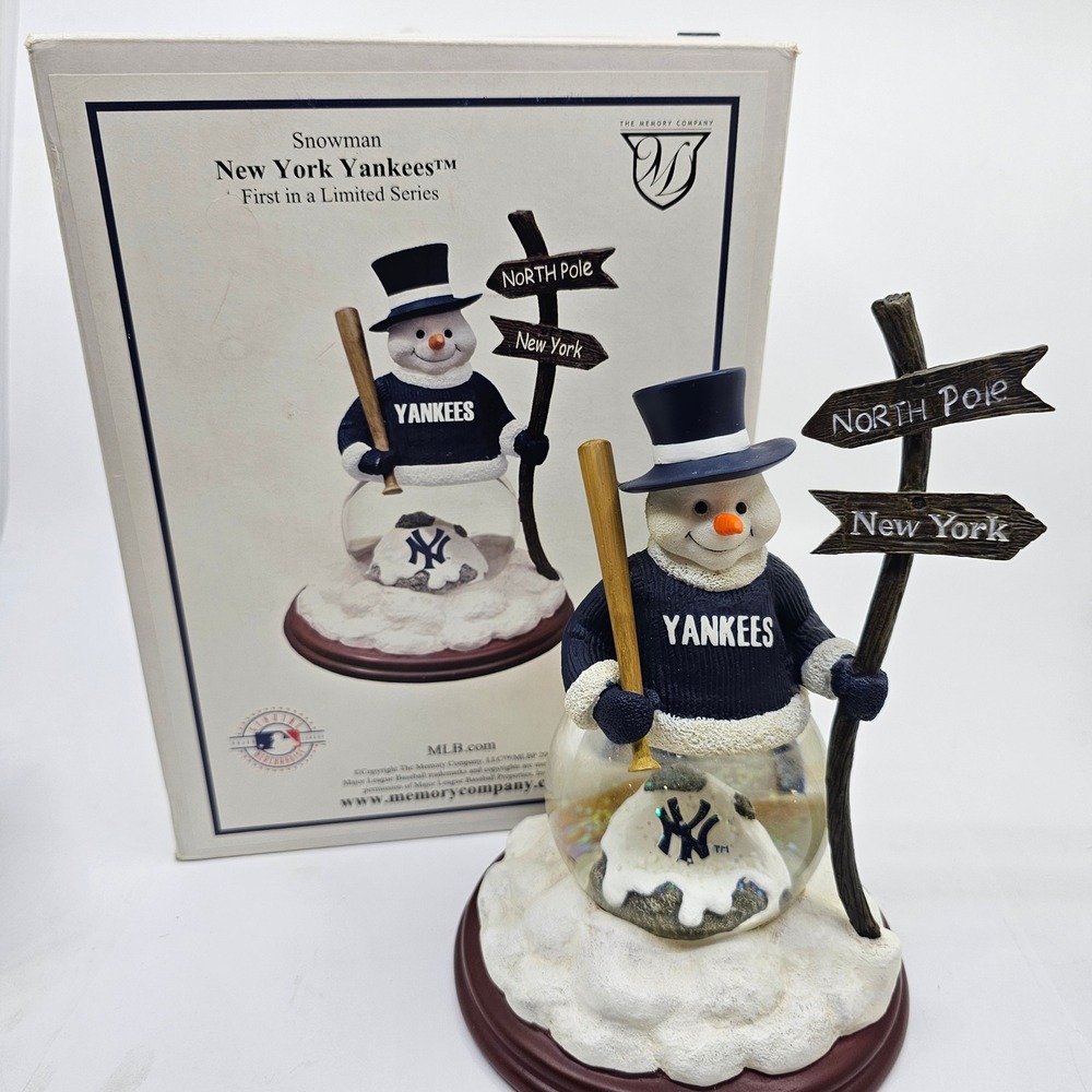 New York Yankees The Memory Company Snowman Snow Globe 2002 Limited Series Box